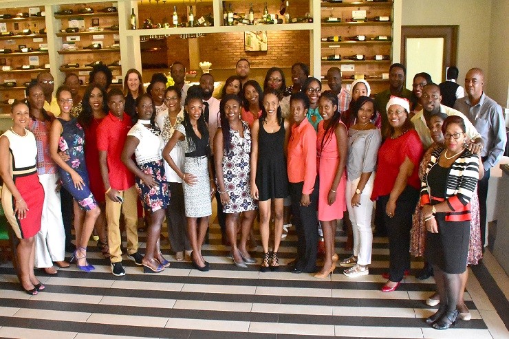 格林纳达旅游局工作人员合影